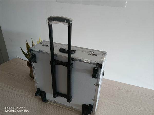 ���U�O���X��